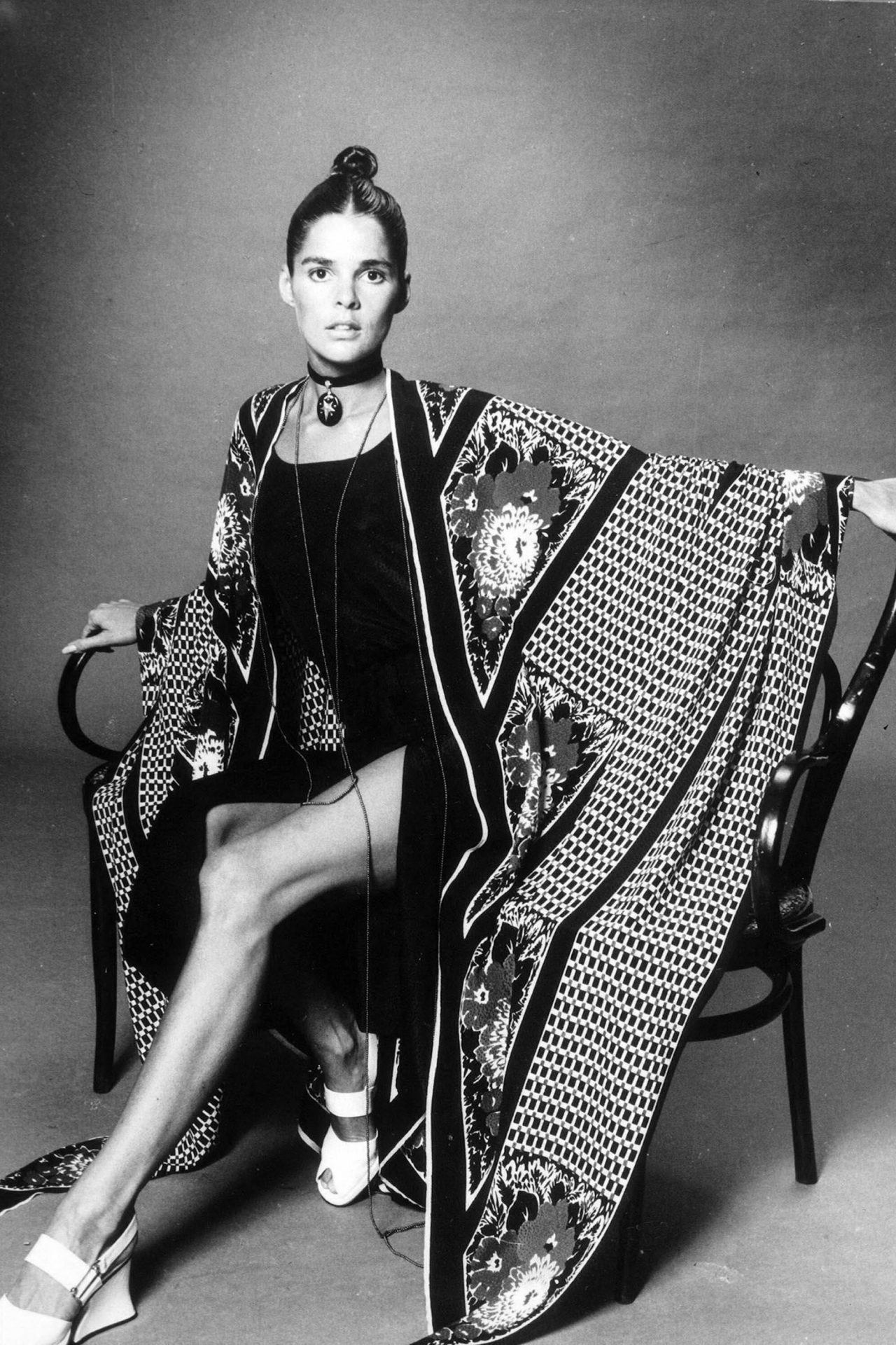 Ali MacGraw Bio, Movies, Net worth! WhiteOut Press