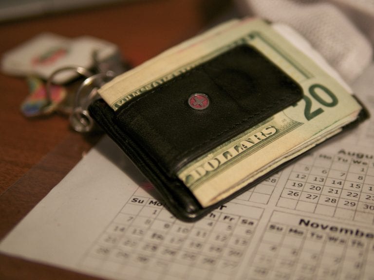 A Guide to Use A Money Clip for The Modern Men WhiteOut Press